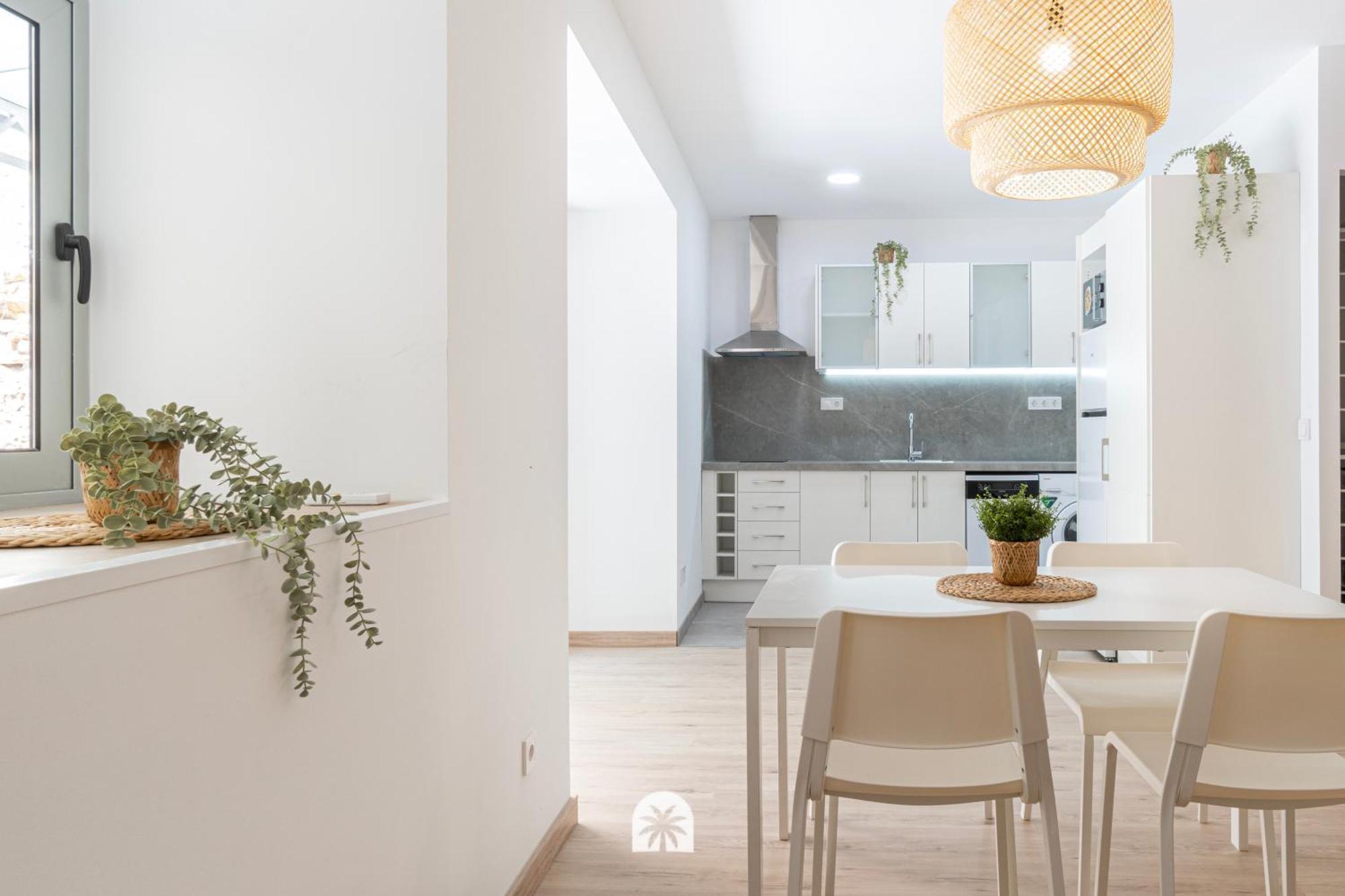 Mediterranean Way - Central Apartment